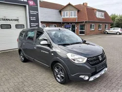Schwarz Gebraucht 2018 Dacia Lodgy Celebration Van / Kleinbus | 11.499 € (Etwas zu teuer)
