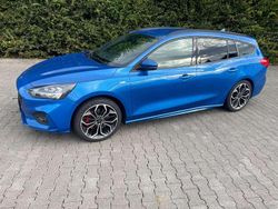 Blau Gebraucht 2022 Ford Focus ST-Line Kombi | 13.100 € (Guter Preis)