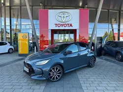 Grau Gebraucht 2025 Toyota Yaris Hybrid Sport Limousine | 35.290 € (Teuer)