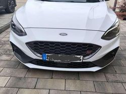 Weiß Gebraucht 2021 Ford Focus ST Kleinwagen | 25.500 € (Guter Preis)