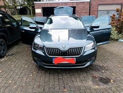 Grau Gebraucht 2017 Skoda Superb Kombi | 14.300 € (Guter Preis)