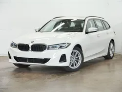 Weiß Gebraucht 2024 BMW 318 Comfort Edition Limousine | 33.390 € (Guter Preis)