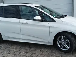 Weiß Gebraucht 2018 BMW 220 Gran Tourer Sport Line Van / Kleinbus | 24.800 € (Teuer)