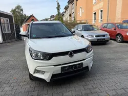Weiß Gebraucht 2016 Ssangyong Tivoli Quartz SUV | 11.999 € (Teuer)