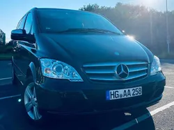 Schwarz Gebraucht 2011 Mercedes Viano Van / Kleinbus | 16.999 € (Fairer Preis)