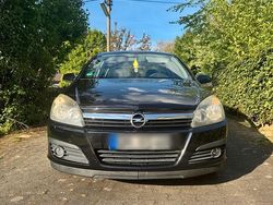 Schwarz Gebraucht 2006 Opel Astra Kleinwagen | 1.500 € (Guter Preis)