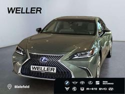 Gruen Gebraucht 2019 Lexus ES300H Limousine | 36.990 € (Fairer Preis)