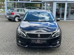 Schwarz perla nera Gebraucht 2020 Peugeot 308 Active Kombi | 15.999 € (Fairer Preis)
