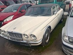 Weiß Gebraucht 1976 Jaguar XJ Limousine | 10.908 €