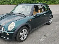 Grün Gebraucht 2005 Mini Cooper Kleinwagen | 2.200 € (Guter Preis)