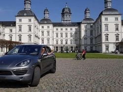 Grau Gebraucht 2013 Porsche Cayenne S SUV | 19.900 € (Etwas zu teuer)