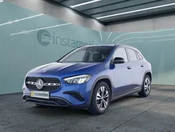 Blau Gebraucht 2023 Mercedes GLA220 Progressive SUV | 44.049 € (Etwas zu teuer)
