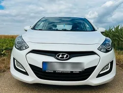 Weiß Gebraucht 2013 Hyundai i30 Kombi | 4.300 €