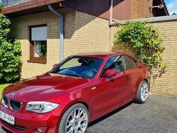 Rot Gebraucht 2012 BMW 125 Coupé Shadowline Coupé | 27.900 €