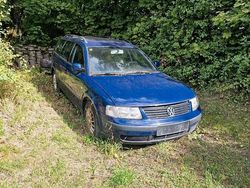 Blau Gebraucht 2000 VW Passat Kombi | 600 € (Superpreis)