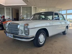 Weiß Gebraucht 1973 Mercedes 240 Limousine | 18.500 €