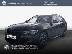 Saphirschwarz metallic Gebraucht 2022 BMW 330e M Sport Kombi | 31.290 € (Superpreis)