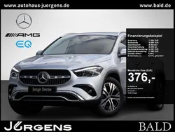 Silber metalliclack hightechsilber Gebraucht 2024 Mercedes GLA200 Progressive SUV | 39.780 € (Guter Preis)