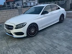 Weiß Gebraucht 2016 Mercedes C220 AMG line Limousine | 13.700 € (Fairer Preis)