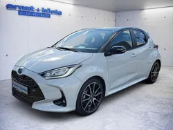 Grau Gebraucht 2023 Toyota Yaris Hybrid Sport Kleinwagen | 23.970 € (Teuer)