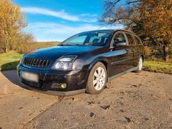 Schwarz Gebraucht 2005 Opel Vectra Kombi | 555 €