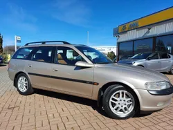 Gold Gebraucht 1998 Opel Vectra Exklusiv Kombi | 1.590 € (Fairer Preis)