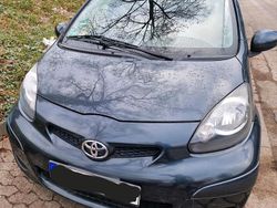 Grau Gebraucht 2011 Toyota Aygo Kleinwagen | 4.300 € (Fairer Preis)