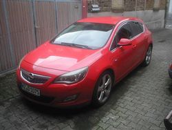 Rot Gebraucht 2011 Opel Astra Sport Limousine | 4.200 € (Guter Preis)