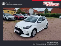 Weiß Neu 2025 Toyota Yaris Hybrid Business Edition Limousine | 24.925 € (Etwas zu teuer)