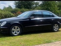 Blau Gebraucht 2005 Mercedes E280 Avantgarde Limousine | 7.900 € (Fairer Preis)