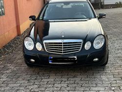 Schwarz Gebraucht 2008 Mercedes E200 Kombi | 2.899 €