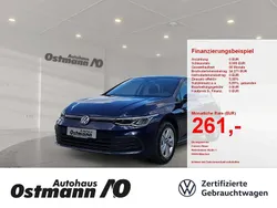 Blau Gebraucht 2021 VW Golf VIII Life Limousine | 19.990 € (Etwas zu teuer)