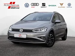 Silber Gebraucht 2018 VW Golf Sportsvan Join Van / Kleinbus | 17.480 € (Fairer Preis)