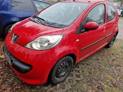 Rot Gebraucht 2008 Peugeot 107 Kleinwagen | 1.100 € (Fairer Preis)