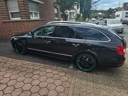 Schwarz Gebraucht 2011 Skoda Superb Elegance Kombi | 13.000 €