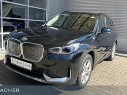 Schwarz Neu 2025 BMW iX1 Sport Line SUV | 44.990 € (Guter Preis)