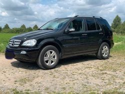 Schwarz Gebraucht 2005 Mercedes ML270 Edition SUV | 7.999 € (Guter Preis)