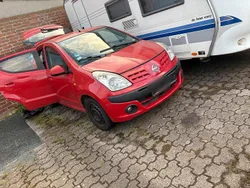 Rot Gebraucht 2009 Nissan Pixo Kleinwagen | 1.500 € (Guter Preis)