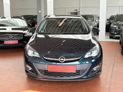 Grün Gebraucht 2015 Opel Astra Exklusiv Kombi | 7.999 € (Fairer Preis)