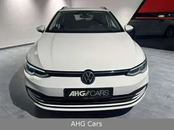 Weiß Gebraucht 2021 VW Golf VIII Life Kombi | 18.400 €