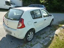 Weiß Gebraucht 2010 Dacia Sandero Kleinwagen | 650 €