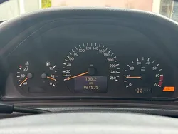 Silber Gebraucht 2002 Mercedes CLK230 Coupé | 900 €
