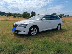 Weiß Gebraucht 2018 Skoda Superb Style Kombi | 19.000 € (Guter Preis)
