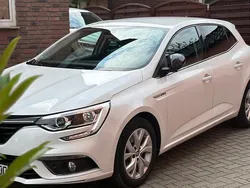 Weiß Gebraucht 2019 Renault Mégane IV LIMITED Limousine | 11.999 € (Guter Preis)