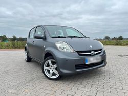 Silber Gebraucht 2009 Subaru Justy Kleinwagen | 1.749 € (Fairer Preis)