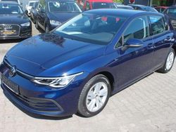 Blau Gebraucht 2021 VW Golf VIII Life Limousine | 17.790 € (Fairer Preis)