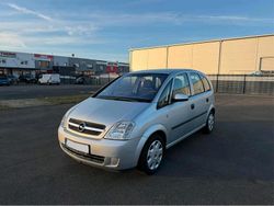 Silber Gebraucht 2004 Opel Meriva Van / Kleinbus | 2.000 € (Fairer Preis)