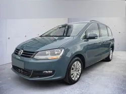 Blau Gebraucht 2022 VW Sharan Comfortline Van / Kleinbus | 30.289 € (Teuer)