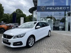 Weiß Gebraucht 2019 Peugeot 308 Active Kombi | 11.590 € (Guter Preis)