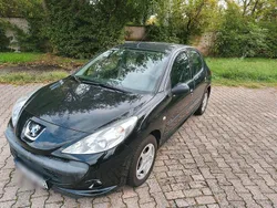 Schwarz Gebraucht 2012 Peugeot 206+ Urban Move Kleinwagen | 3.750 € (Teuer)